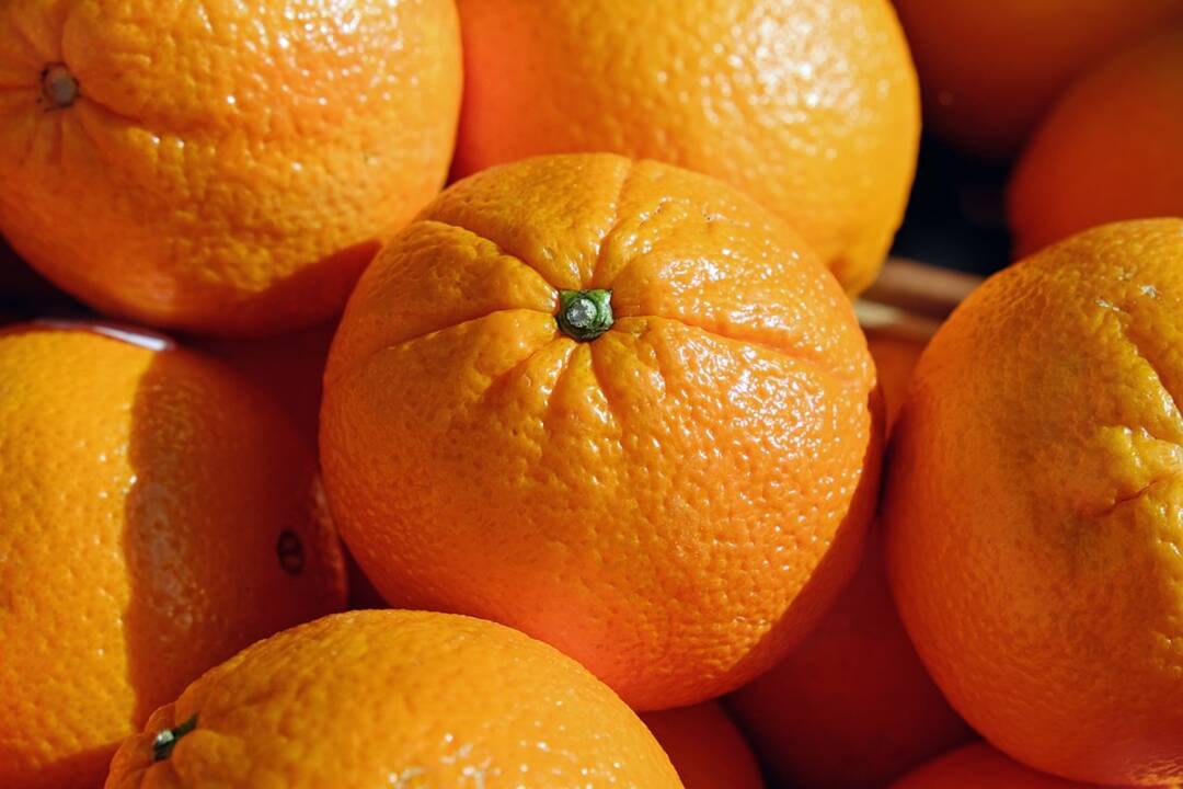 Orange fruit shipment/Pixabay