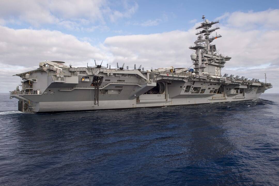 US navy vessels seize 385 kilograms of heroin in the Arabian Sea