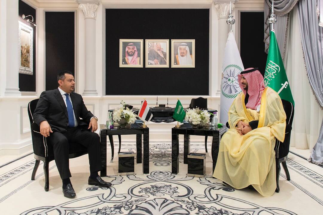 نائب وزير الدفاع السعودي: المملكة ملتزمة بدعم الحكومة والشعب اليمني 