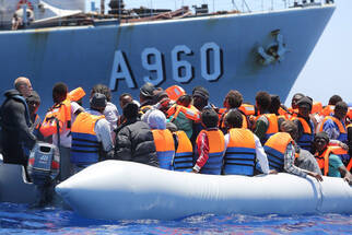 IOM / Francesco Malavolta (archive). عملية إنقاذ على طريق الهجرة نحو أوروبا من السواحل الليبية.