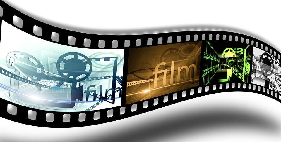 Film projector-Movie theater/Pixabay