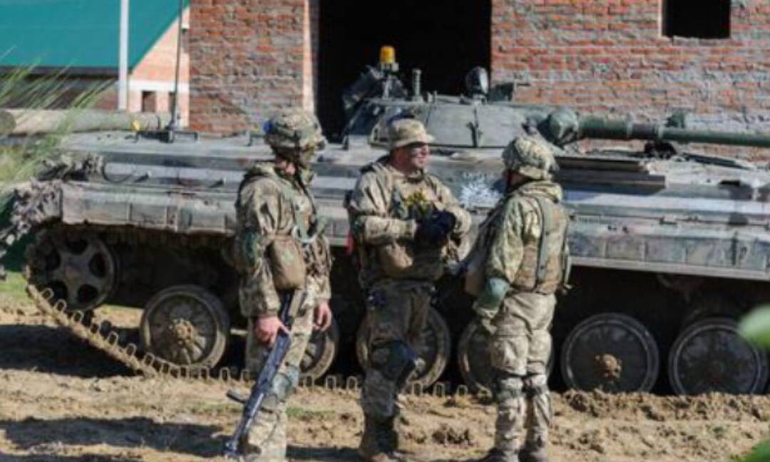 مصير حاسم في انتظار أوكرانيا التي يطوقها 100 ألف جندي روسي 