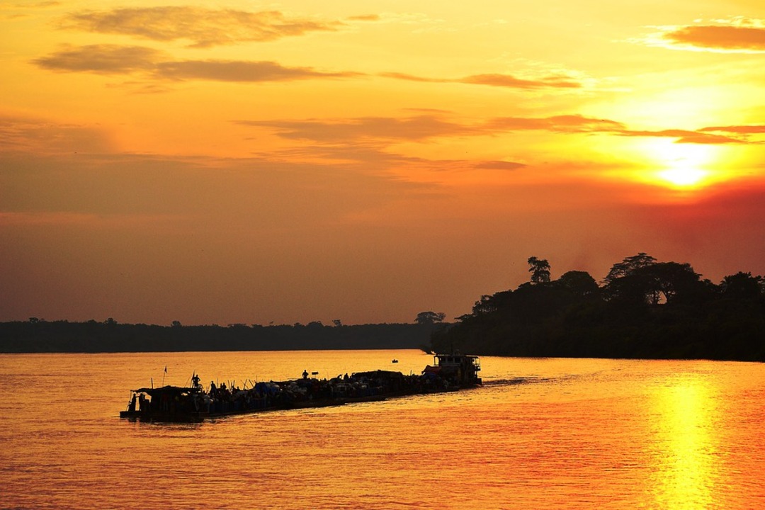 Barge on Congo river as sun sets (File photo: Pixabay)