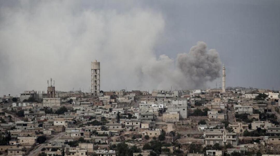 إدلب.. قصف واستهداف للمدنيين والمعارضة تردّ على مصادر النيران
