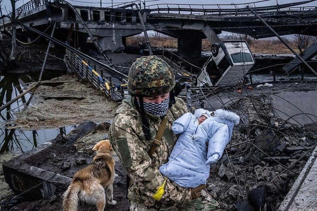 It is more and more difficult to confirm the exact number of civilians killed and wounded in this barbaric war. The military losses are also difficult to assess. But, Putin’s savage bombing of civilian structures – schools, hospitals, residential districts, private homes – proves that these horrific actions are WAR CRIMES (File photo and text: Euromaidan Press)