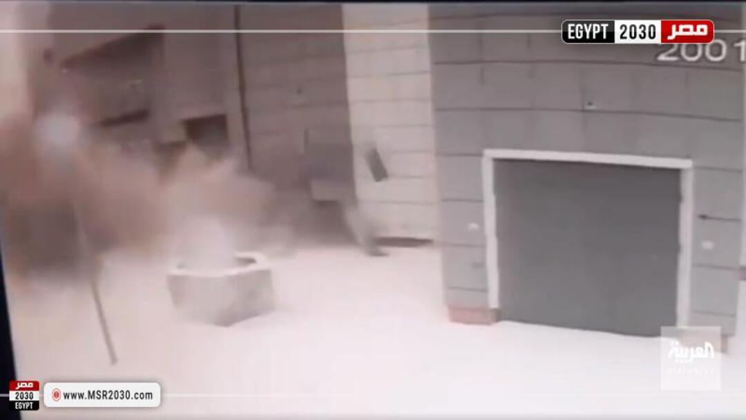 معهد خاركيف. لقطة من فيديو كاميرا المراقبة لحظة سقوط القذيفة 