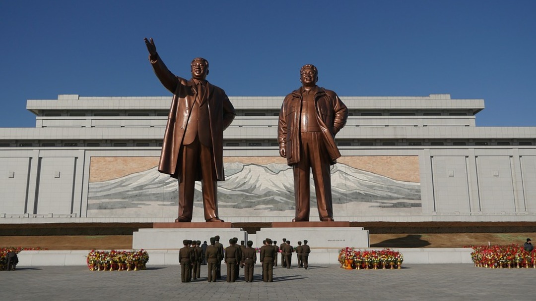 Pyongyang in North Korea-Bronze monument/Pixabay