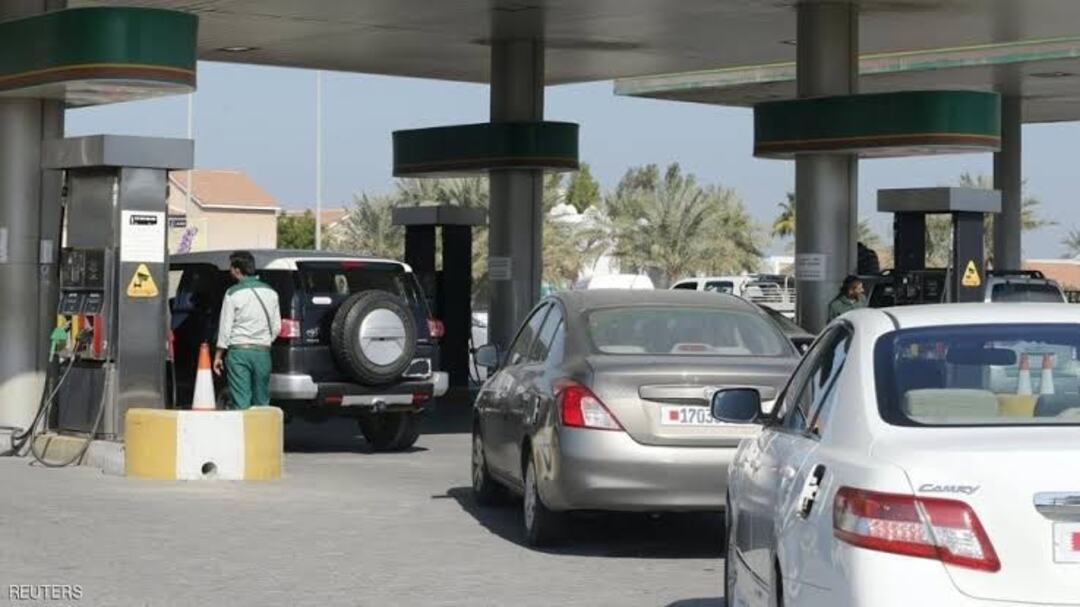 حكومة النظام ترفع أجور سيارات الأجرة وتخطط لبيع البنزين المدعوم عبر المحطات الحكومية فقط