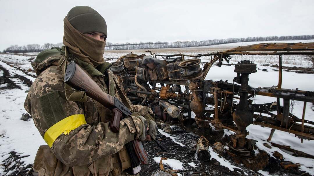 Russian soldier Misha hands himself with his tank over to Ukrainian troops in return for $10,000