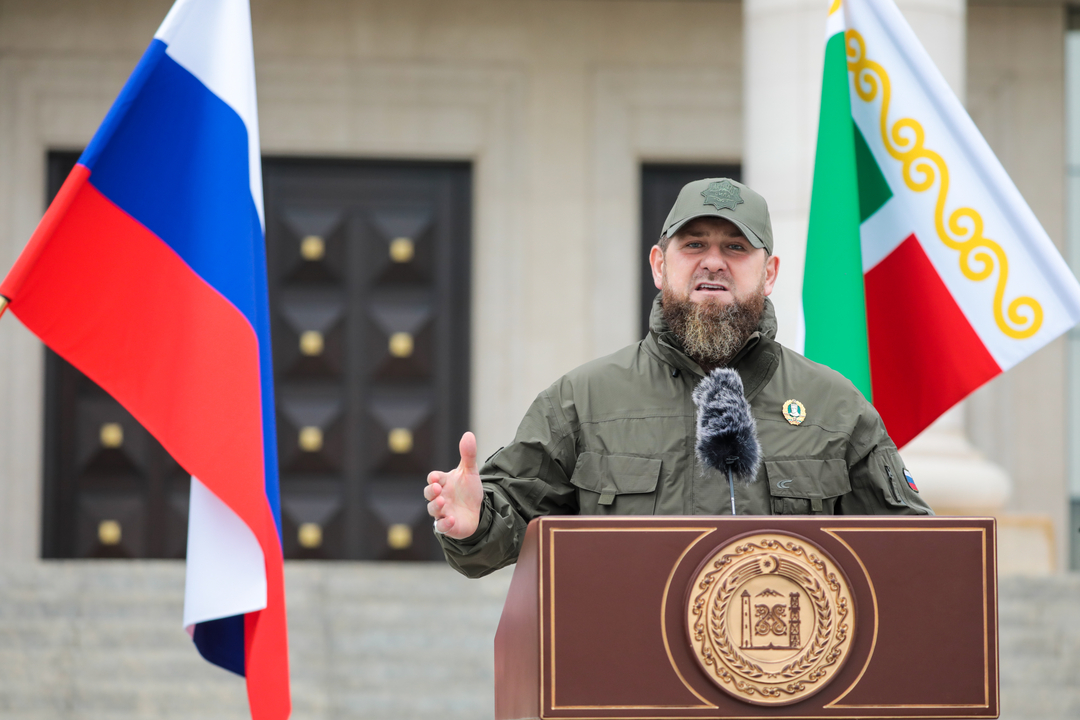 قديروف يساند حليفه الروسي 