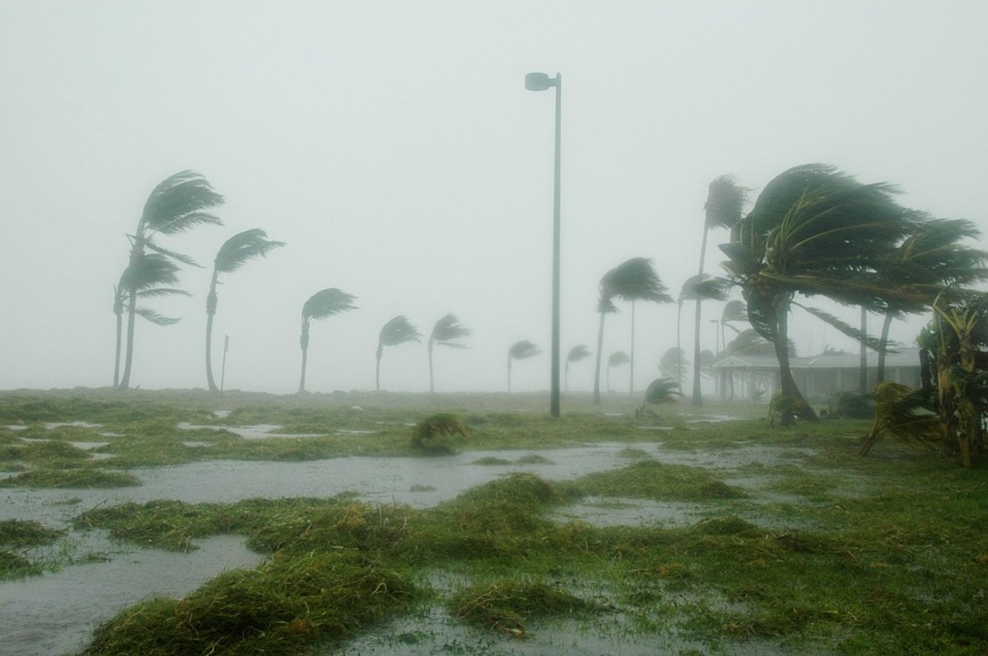 Wind storm Eunice kills 3 people in UK