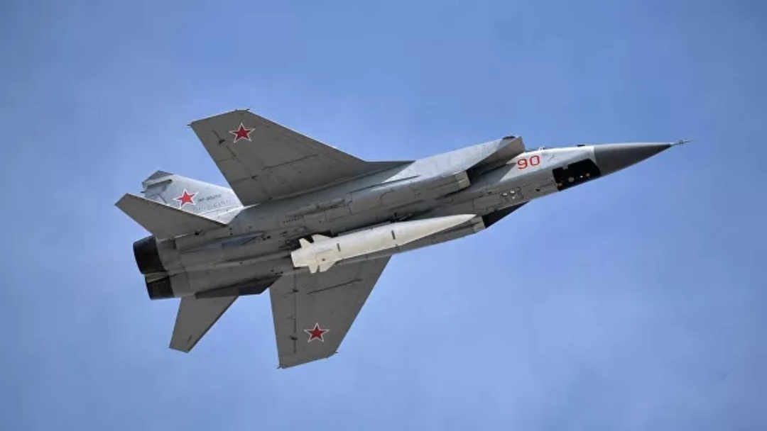 © ريا نوفوستي / أليكسي نيكولسكي فوتوبنك مقاتلة متعددة الأغراض من طراز MiG-31 بصاروخ فرط صوتي "كنزال". أرشفة الصورة