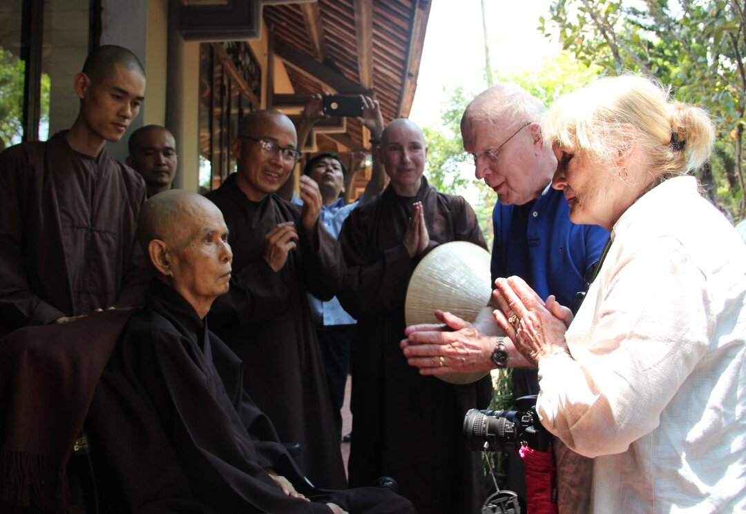 Thich Nhat Hanh with senator Patrick Leahy/Official Facebook page.jpg