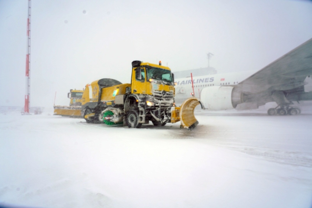 استمرار إغلاق مطار إسطنبول بسبب الثلوج