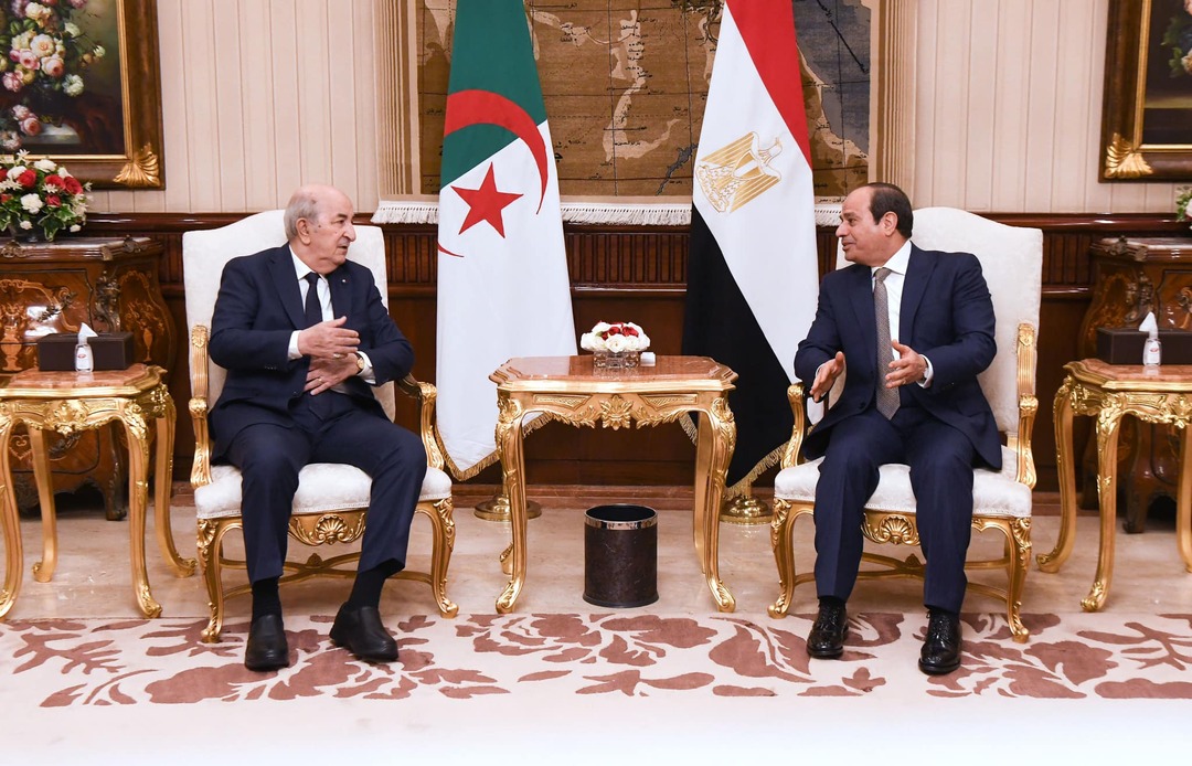 الرئيس المصري يستقبل نظيره الجزائري بقصر الاتحادية