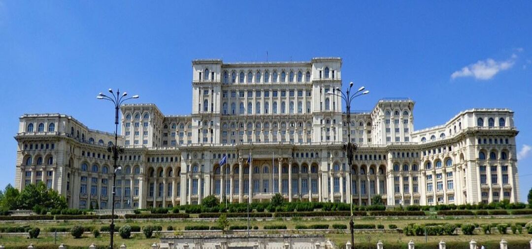 Man dies after his car crashed into Russian embassy in Bucharest, Romania