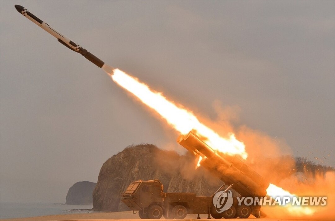 كوريا الشمالية اختبرت صواريخ عابرة بعيدة وقصيرة المدى