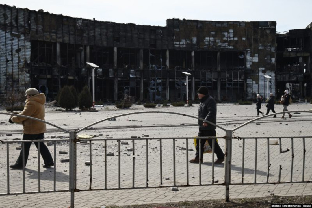 A Russian strike battered the regional government building in the southern Ukrainian city of Mykolaiv, a key port under heavy assault for weeks (Euromaidan Press)