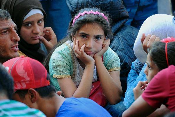 Number of Syrian refugees going home from Jordan, Lebanon falling