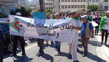 النظام الجزائري يواصل سياسته القمعية بحق نشطاء الحراك السلمي