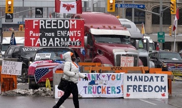 الشرطة الكندية تبدأ بحملة اعتقالات للمتظاهرين في أوتاوا
