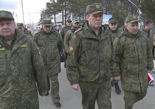 جنرالات روس في بيلاروسيا.. قاذفات روسية نووية في طلعة ثانية