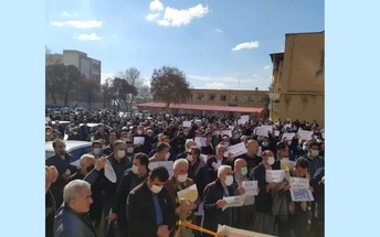معلمون إيرانيون يتظاهرون في إيران للمرة الرابعة. © إيران انترناشيونال