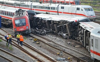 وفاة و10 إصابات في تصادم قطارين بـ ألمانيا