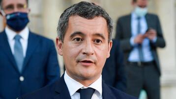وزير الداخلية الفرنسي يتمسك باتهاماته لـ كريم بنزيمة
