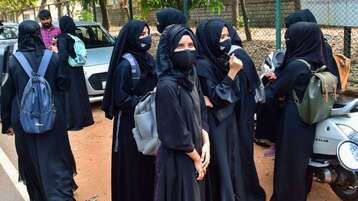 محكمة هندية تحظر ارتداء الحجاب بالرغم من الاحتجاجات