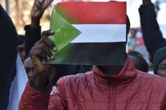 اعتقال قيادات بالمعارضة السودانية يجدد الدماء بالمظاهرات