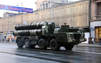 S-300 anti-aircraft missile system at the Victory Parade rehearsal, Red Square, 28 April 2009.