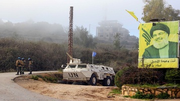 بعد تكبده خسائر فادحة.. حزب الله ينسحب من الحدود مع إسرائيل