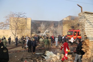 قتلى وجرحى بسقوط طائرة حربية إيرانية فوق مدرسة في تبريز
