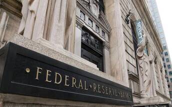 البنك الفيدرالي الأمريكي: العملات الرقمية ليست من بين أكثر 10 مخاطر مالية