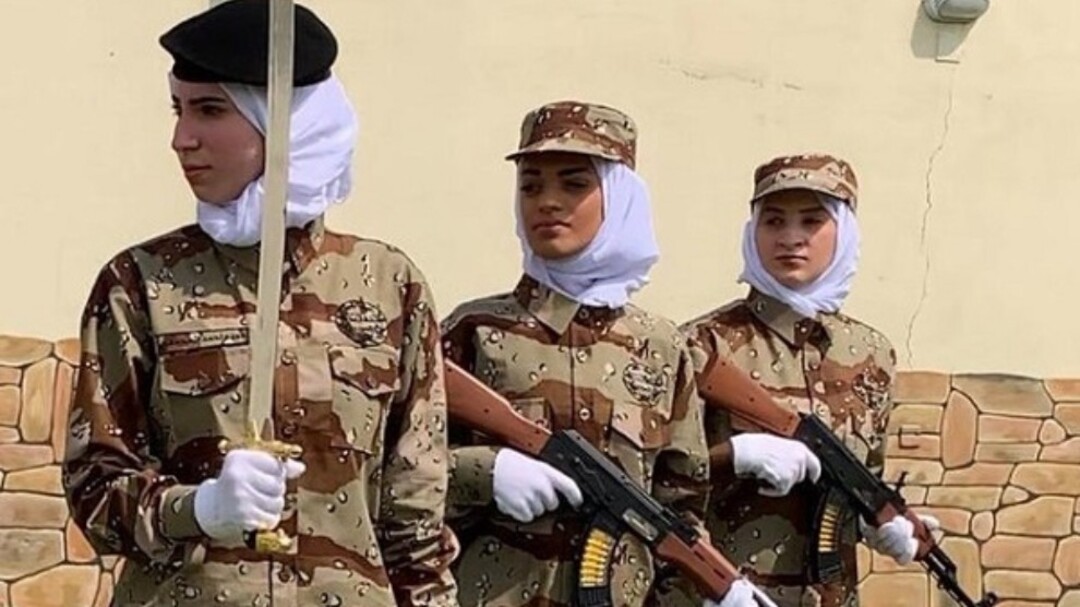 وزارة الدفاع السعودية تطرح 175 وظيفة للرجال والنساء