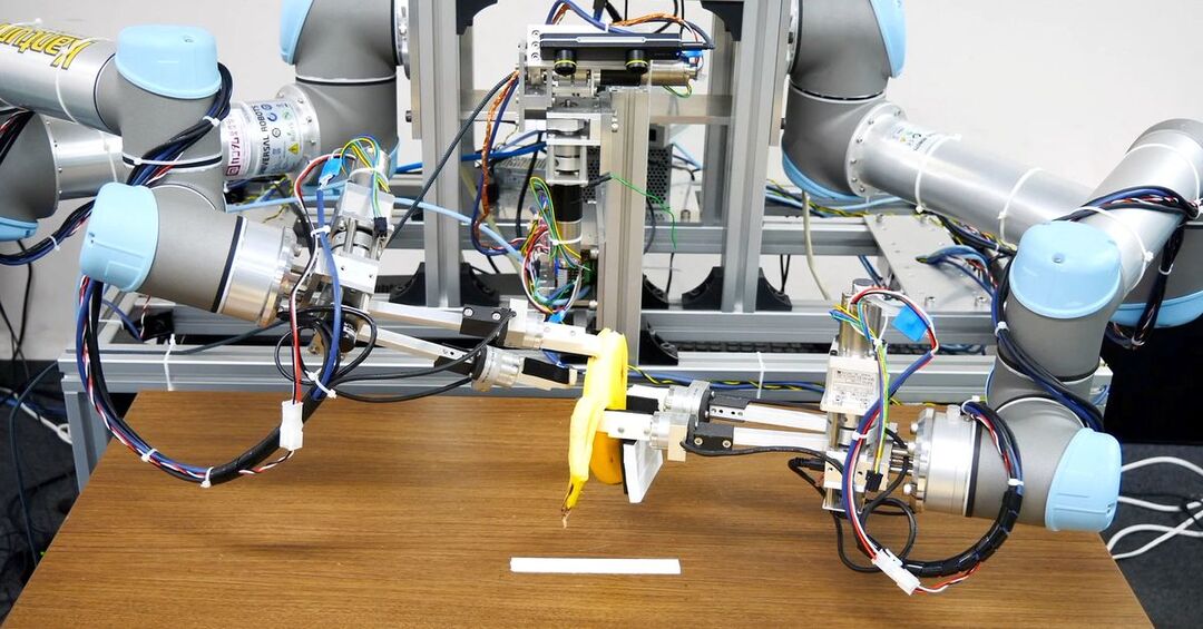 Most of the time, Japanese robot can peel bananas cleanly