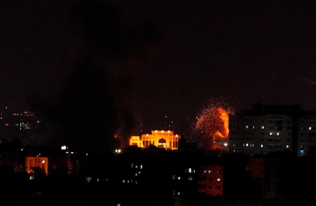 تجدد الصواريخ من غزة رداً على غارات إسرائيل.. وساطة مصرية لمنع التصعيد