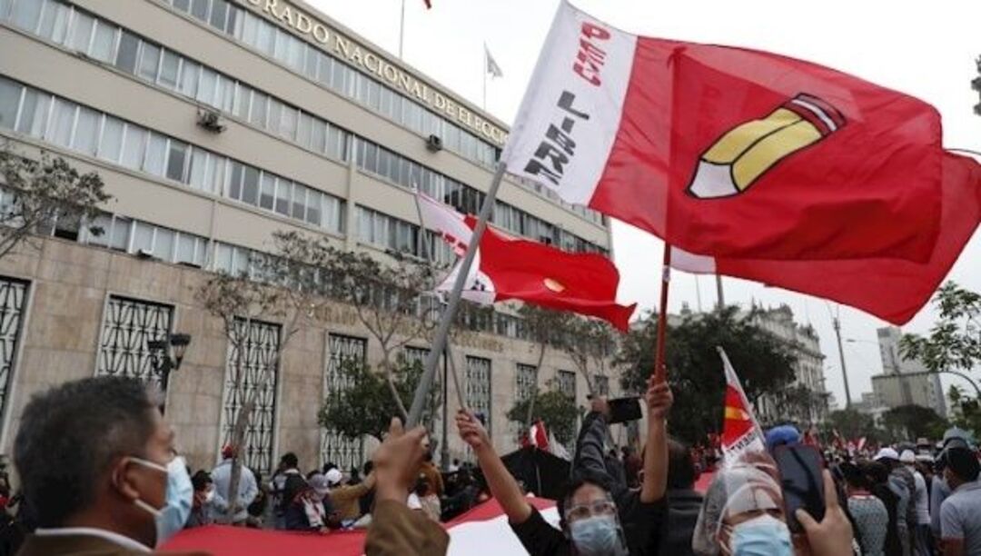 تظاهرات في بيرو تطالب باستقالة الرئيس اليساري كاستيلو