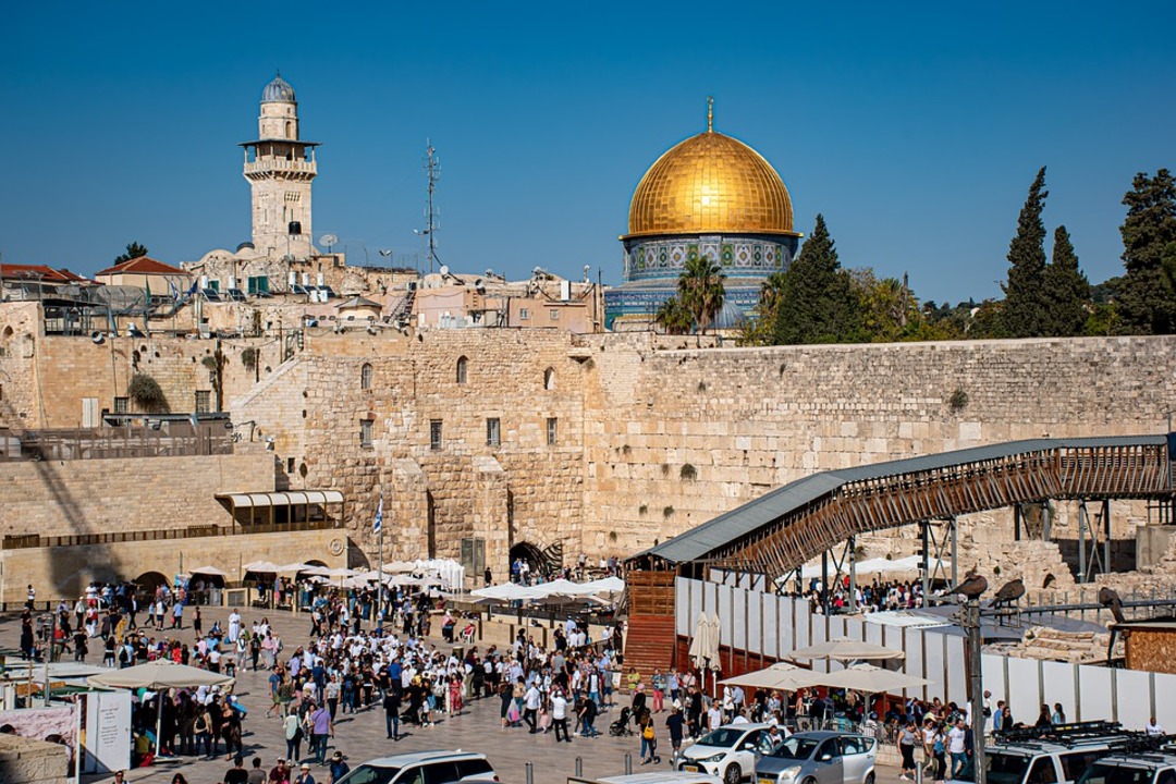 Israel imposes age restrictions on Palestinian males for Friday prayers at Al-Aqsa Mosque