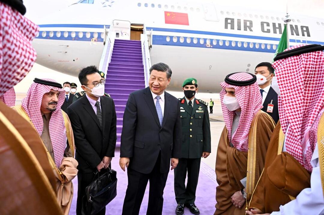 3 قمم في زيارة الرئيس الصيني إلى الرياض.. واتفاقيات بالمليارات