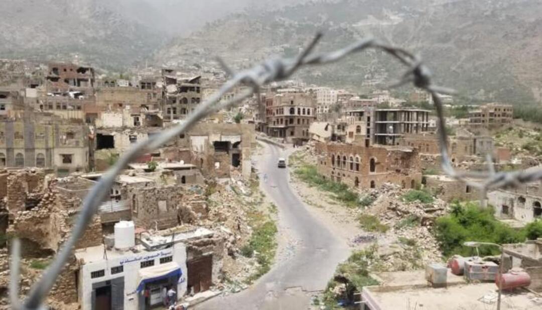 ميليشيا الحوثي تقصف حياً سكنياً في تعز.. وأطفال بين المصابين