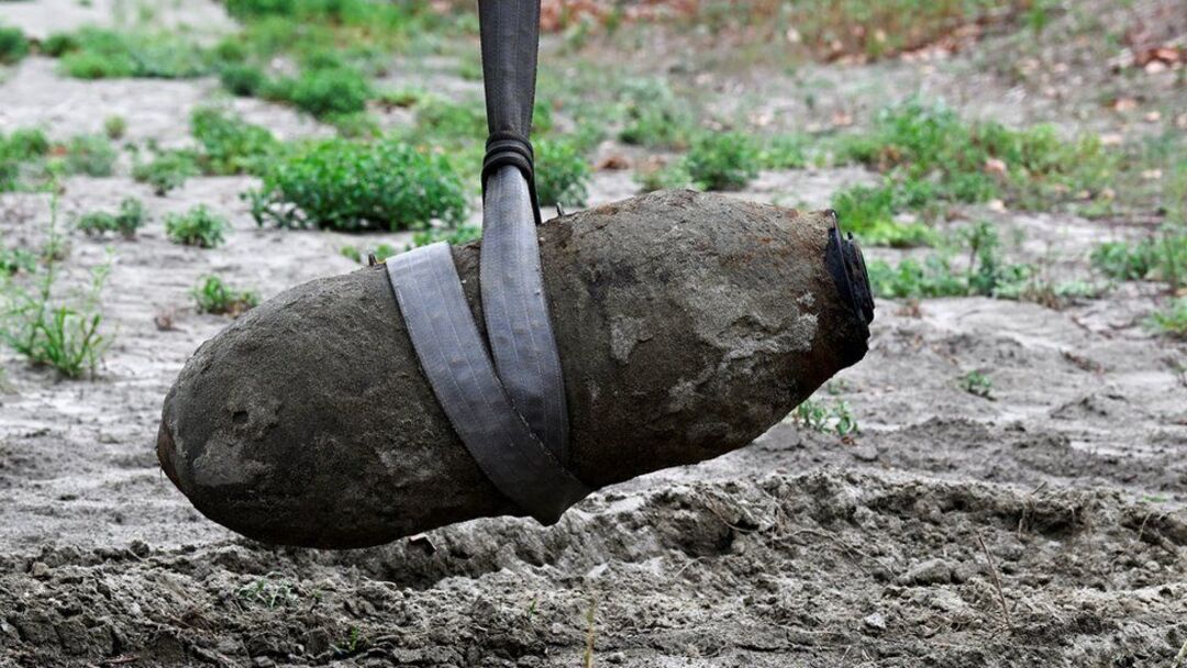 Dried-up Italian River Po reveals unexploded WWII bomb