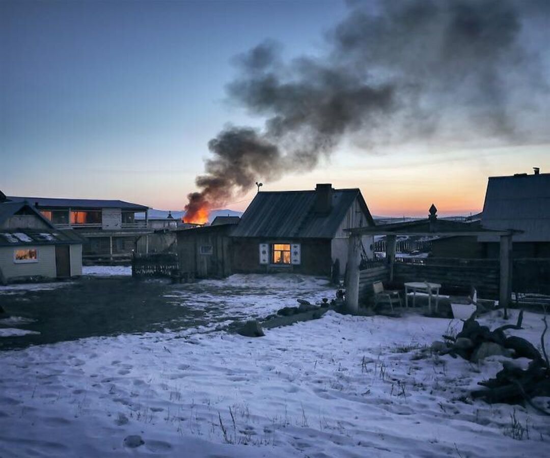 Fires kill at least 8 people in Siberia as high winds hamper rescue