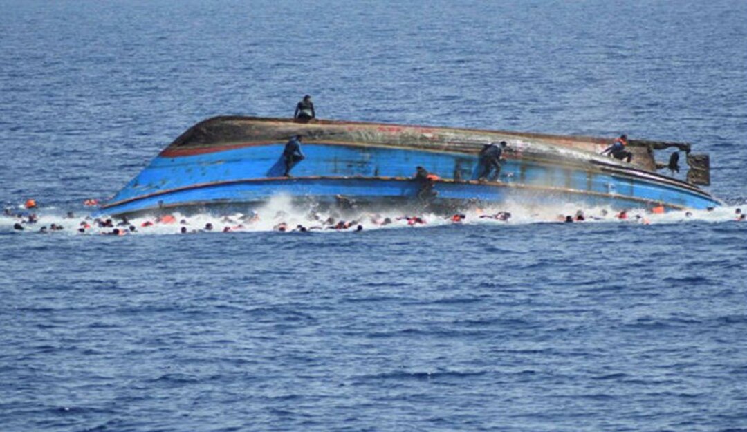 حرس السواحل الليبي ينقذ 168 مهاجراً غير شرعي