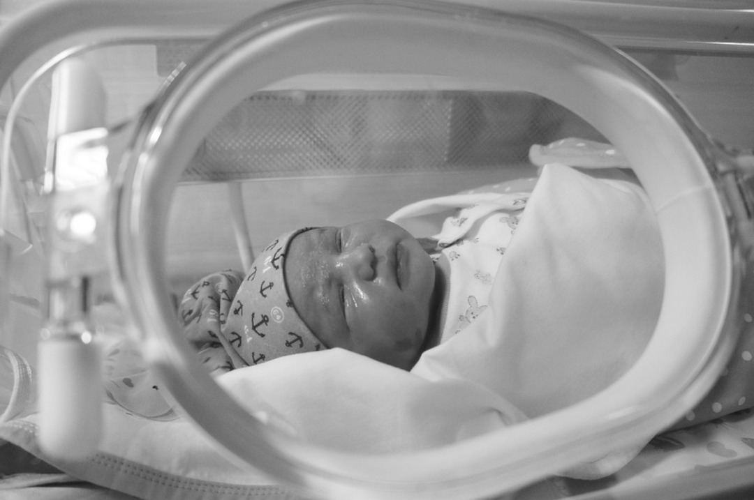 Health agency donates breathing devices for premature babies in Ukraine