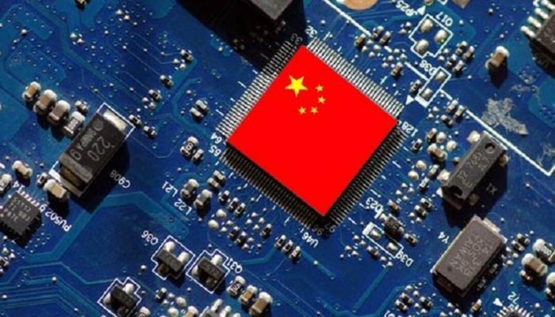 انخفاض أسهم التكنولوجيا الصينية مع زيادة قيود الصادرات الأمريكية