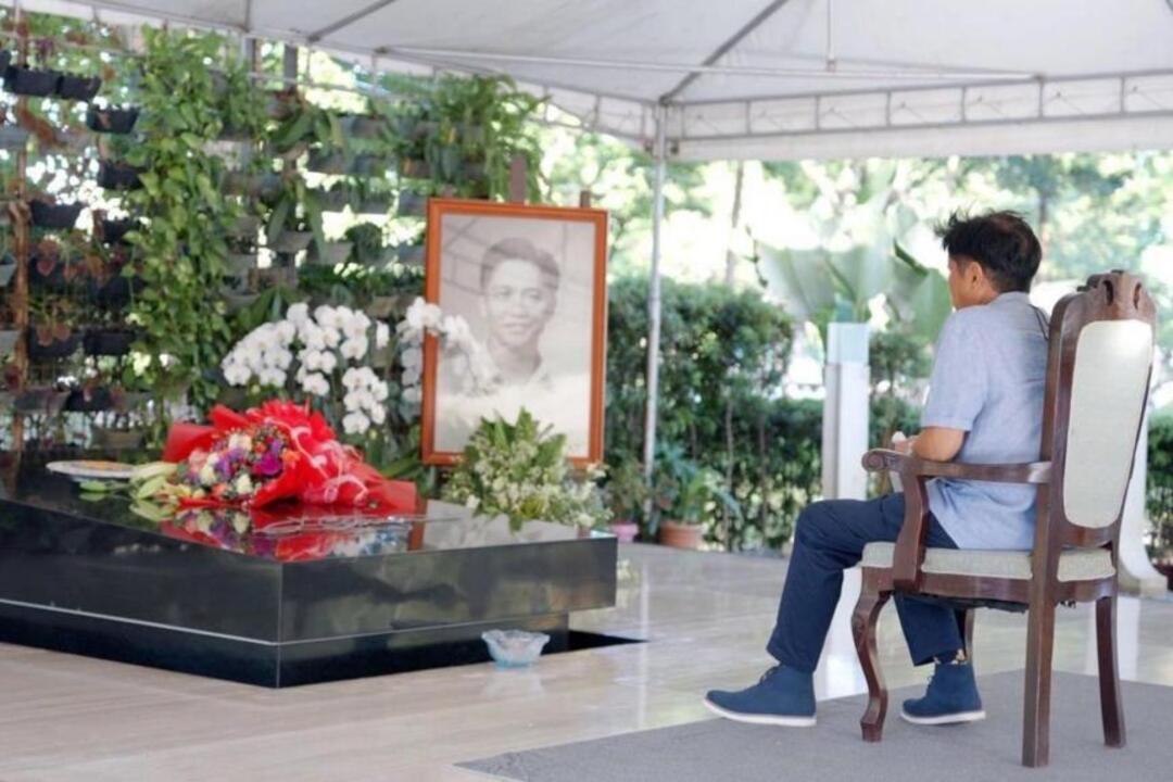الفلبين.. الرئيس المُنتخب ديمقراطياً يزور قبر والده الدكتاتور