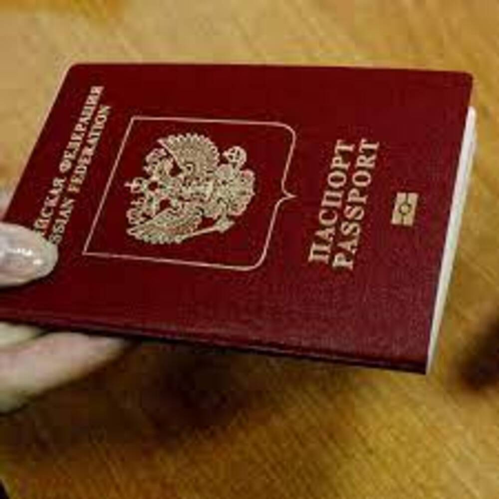 السلطات الروسية تمنح جوازات سفر للأوكرانيين