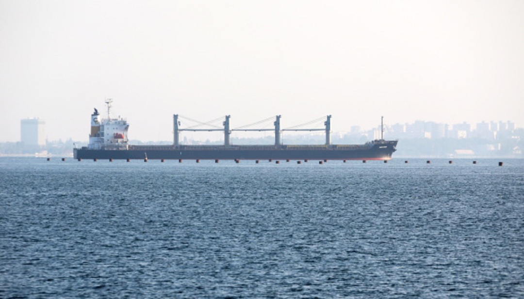 تغيير مسار السفن البحرية بسبب هجمات الحوثي من البحر الأحمر